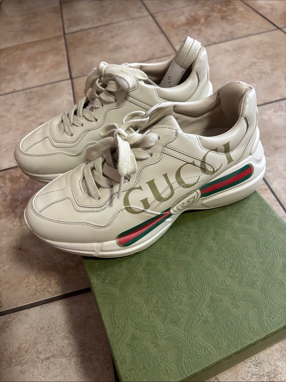 Gucci Cream Leather Sneakers with Green and Red Web Stripe - Picture 1 of 6
